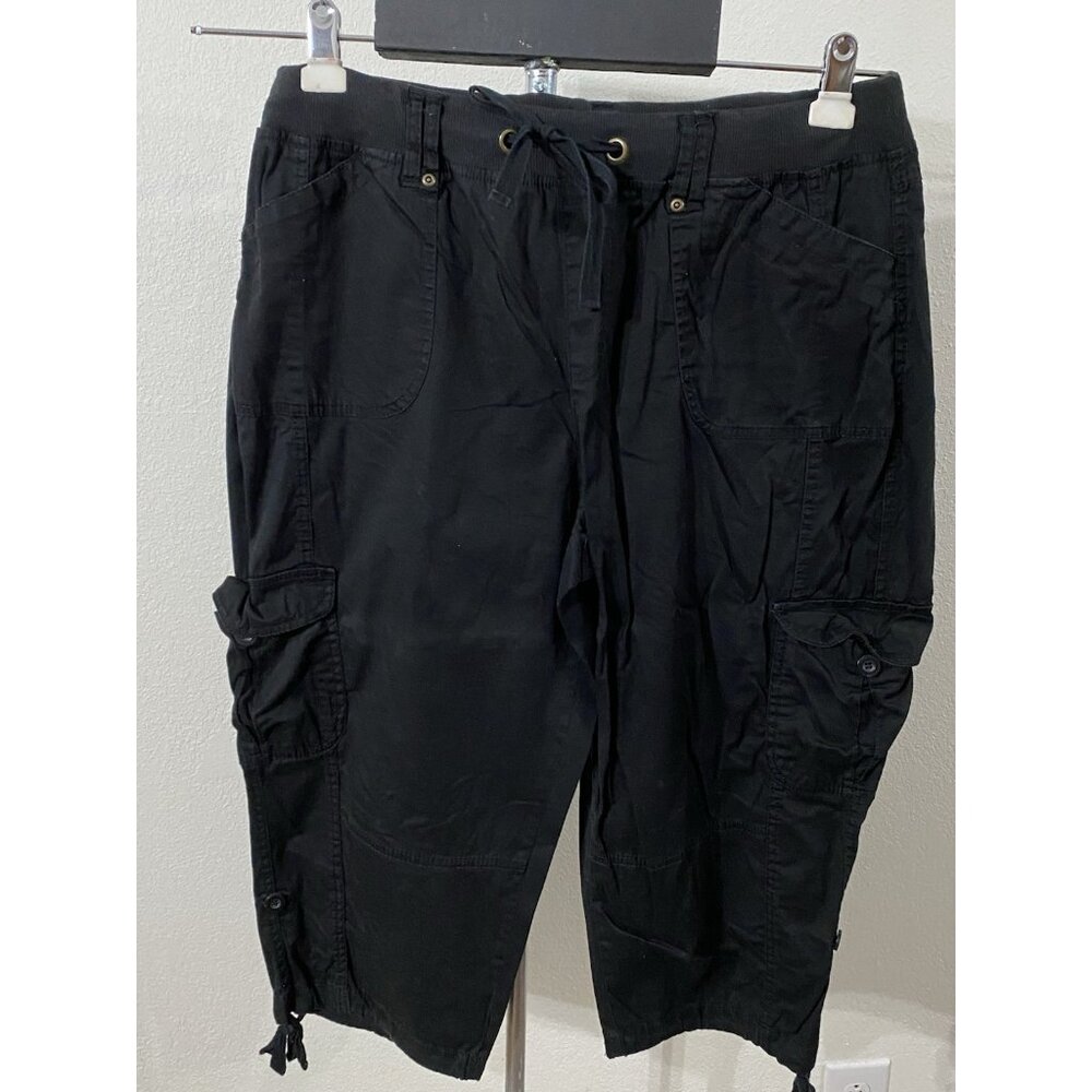 Cato Woman Classic Size 14/16 Capri Black 34X20 Stretchy Waist Roll Tab Hem